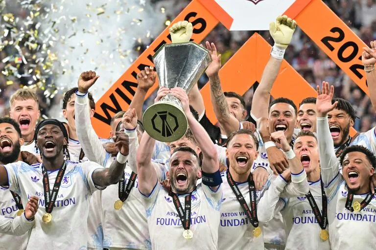 Martinez Breaks Finger, Still Saves Villa's Europa League Glory
