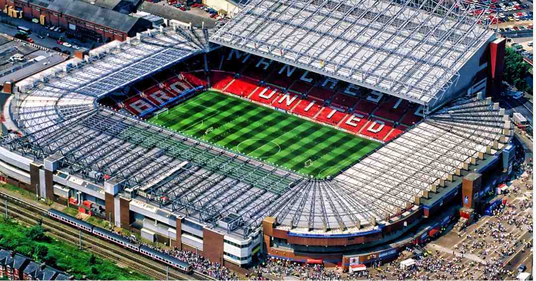 Man Utd's £250m War Chest vs Leao's Premier League Snub